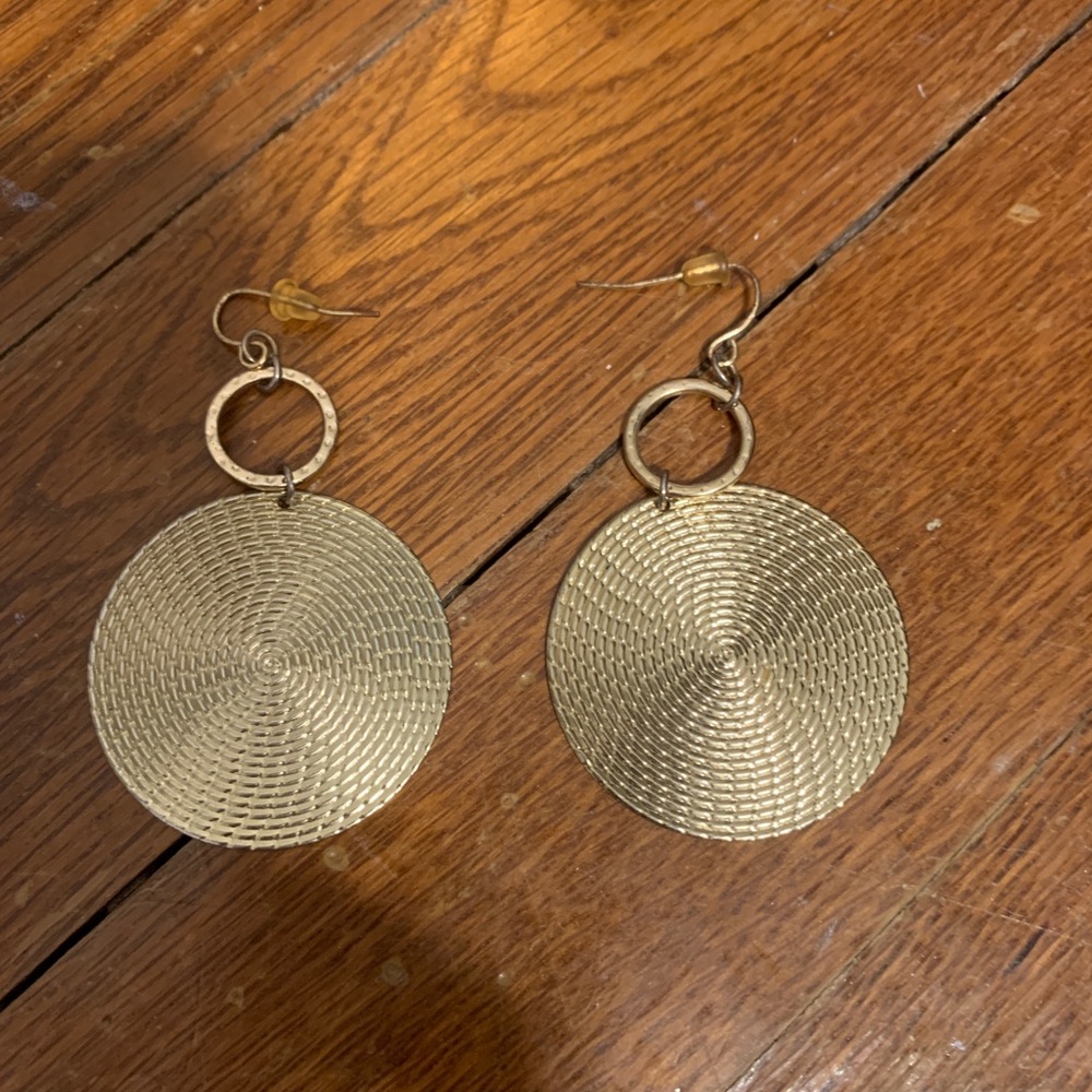 Gold Dangling Circle Earrings